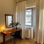 Golden With Lift - Old Town