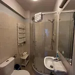 Golden With Lift - Old Town Apartment