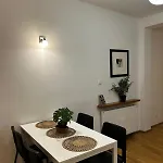 Golden With Lift - Old Town