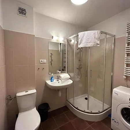 Golden With Lift - Old Town Appartement