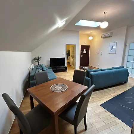 Golden With Lift - Old Town Apartment Krakow
