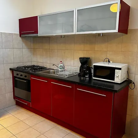 Golden With Lift - Old Town Apartment *