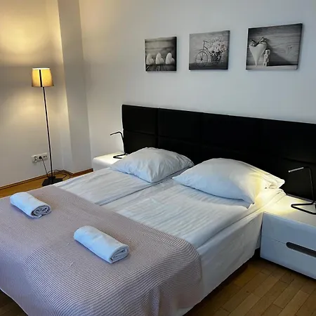 Apartment Golden With Lift - Old Town *