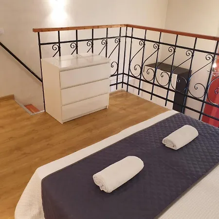 Golden With Lift - Old Town Apartman *