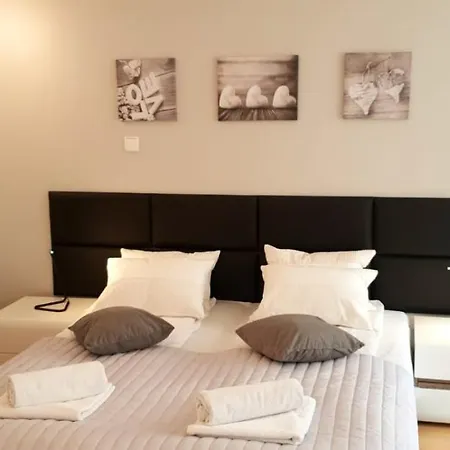 Apartman Golden With Lift - Old Town