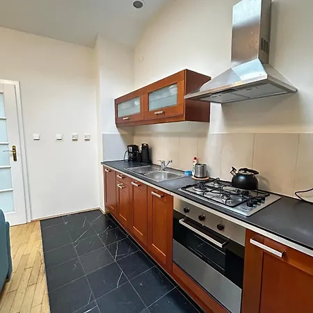 Golden With Lift - Old Town