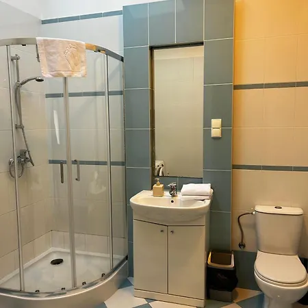 Golden With Lift - Old Town *