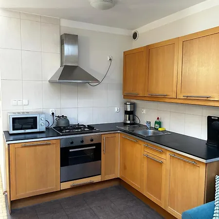 Golden With Lift - Old Town *