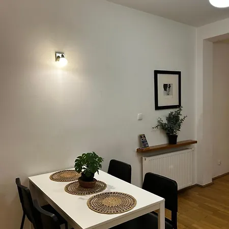 Golden With Lift - Old Town