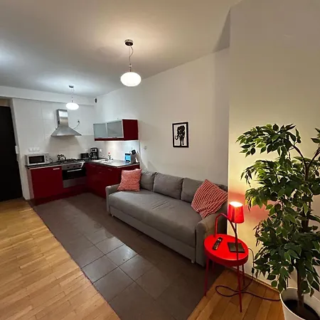 Golden With Lift - Old Town *