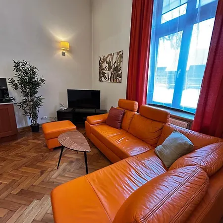 Golden With Lift - Old Town Apartman