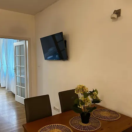 Golden With Lift - Old Town Kraków